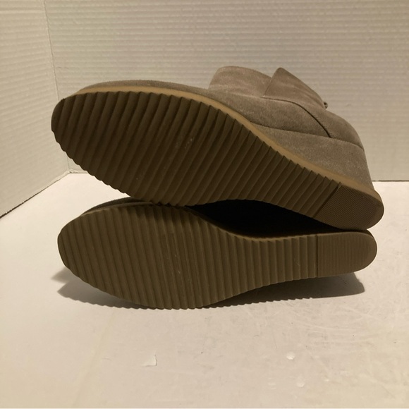 Blondo Karla Tan Suede Wedge Ankle Booties Waterproof Size 9.5 M - Picture 10 of 10